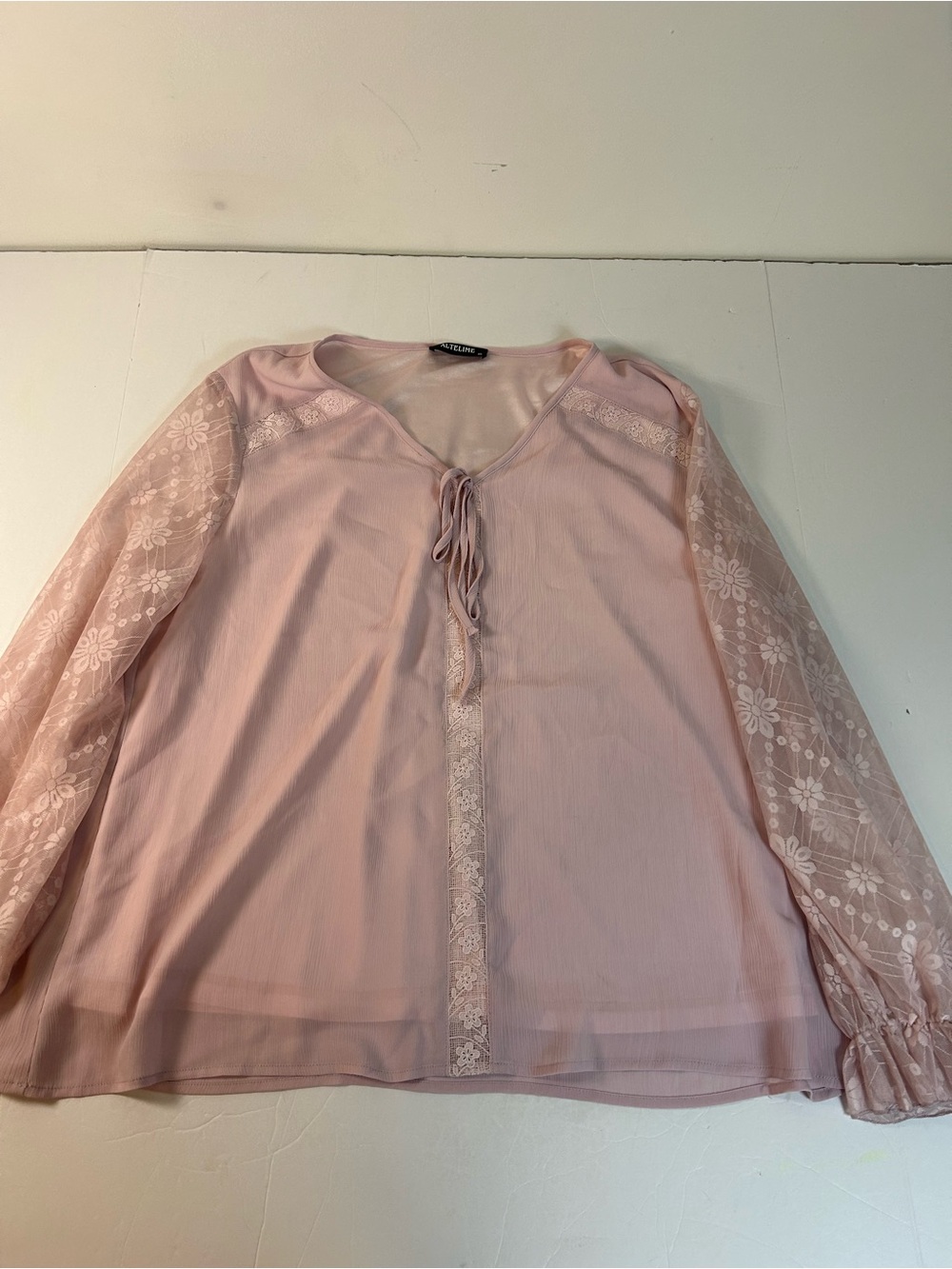 Lace-Trim Tie Front Blouse in Dusty Pink